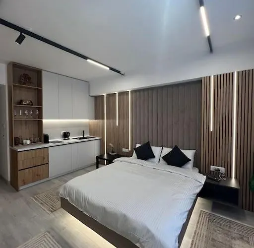 Lagoon 705 * Bucureşti