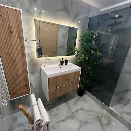 Lagoon 705 Bucureşti