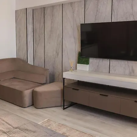 Lagoon 705 בוקרשט