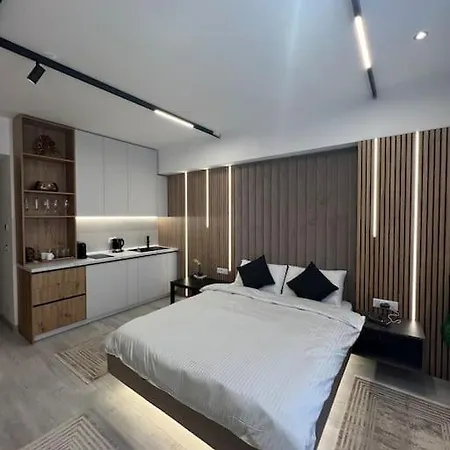 Lagoon 705 * בוקרשט