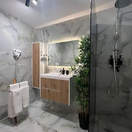 Lagoon 705 Апартаменты *