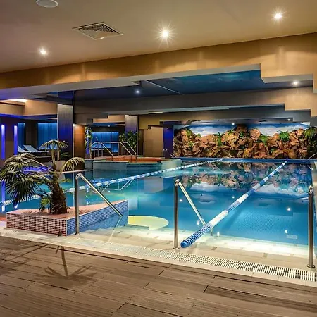 Lagoon 705 בוקרשט