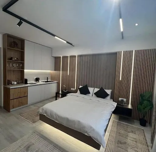 Lagoon 705 * Бухарест